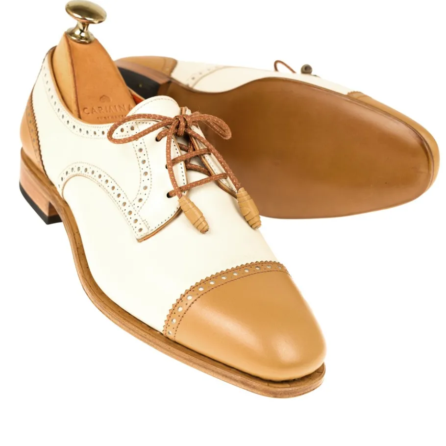 blucher_femme_orteil_droit_vitello_camel__carmina_1.webp Shop Carmina BLUCHER FEMME ORTEIL DROIT VITELLO CAMEL |