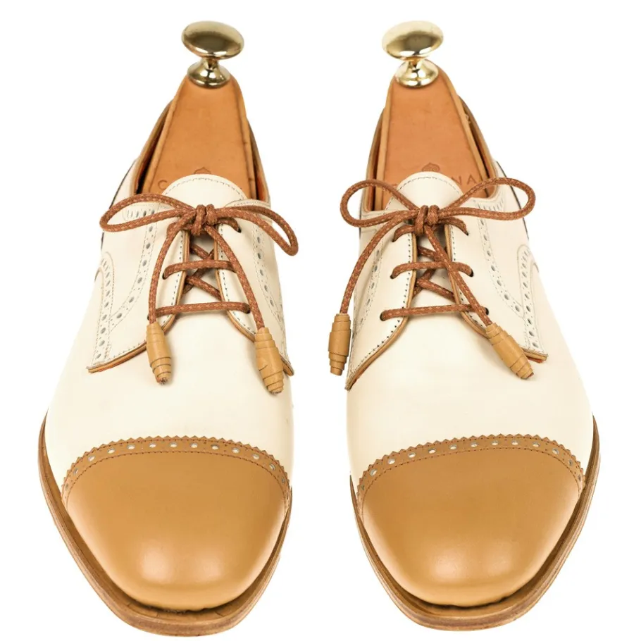 blucher_femme_orteil_droit_vitello_camel__carmina_3.webp Shop Carmina BLUCHER FEMME ORTEIL DROIT VITELLO CAMEL |