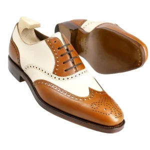 Shop Carmina DERBIES À BOUT FLEURI 922 RAIN TANNED/BONE