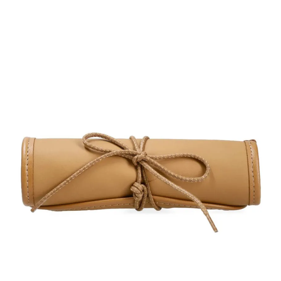 gant_lustreur_de_haute_qualit_doubl_en_cuir_de_mouton__carmina_1.webp Discount Carmina Gant lustreur de haute qualité doublé en cuir de mouton | NEUTRAL