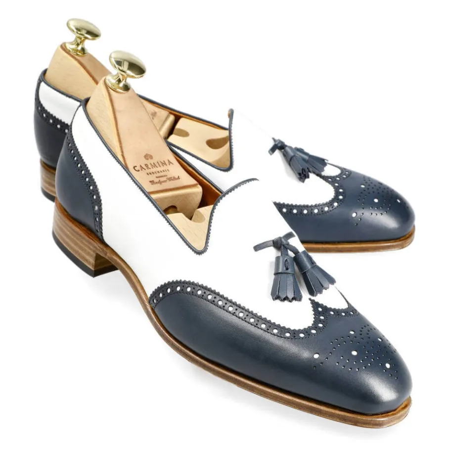 mocassins__glands_pour_femmes_en_vitello_marine_et_blanc__carmina_0.webp Hot Carmina MOCASSINS À GLANDS POUR FEMMES EN VITELLO MARINE ET BLANC | NAVY/WHITE