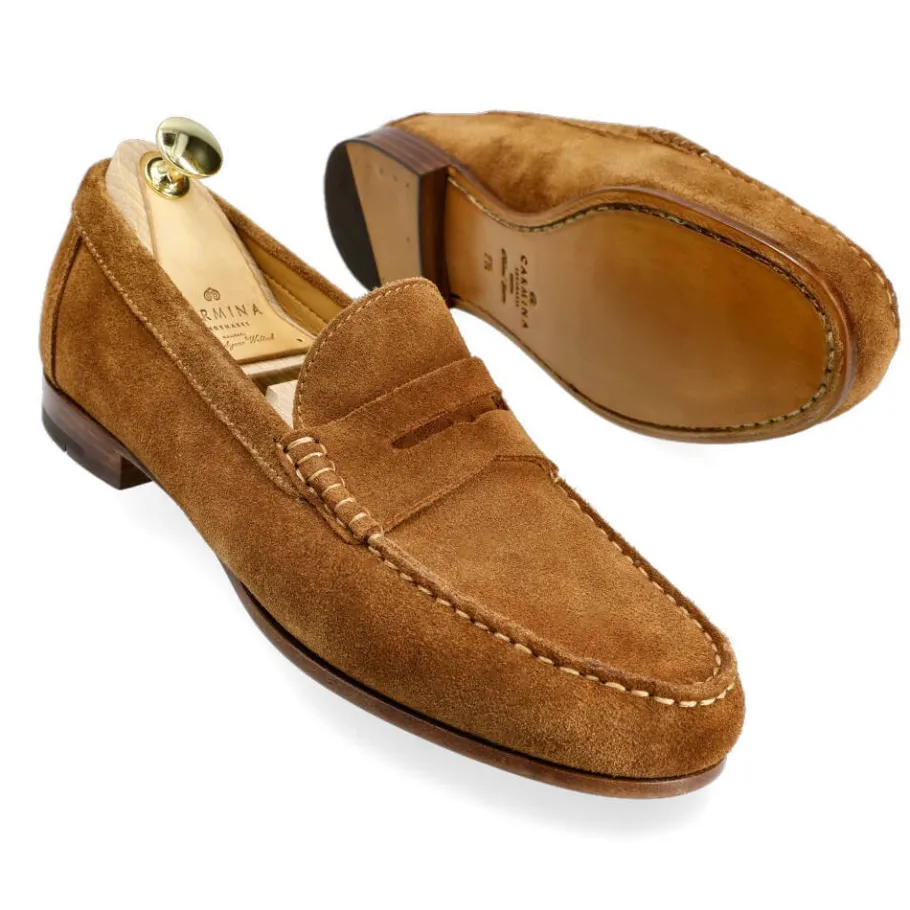 mocassins_penny_pour_hommes_en_daim_repello_tann__carmina_1.webp Discount Carmina MOCASSINS PENNY POUR HOMMES EN DAIM REPELLO TANNÉ | TANNED