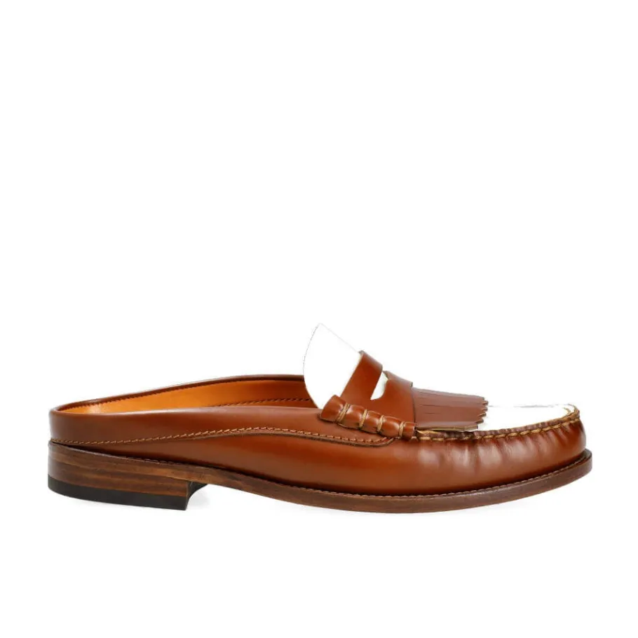 mules_femme_chaussures_tan_et_blanc_rois__carmina_2.webp Fashion Carmina MULES FEMME CHAUSSURES TAN ET BLANC ROIS | TANNED/WHITE