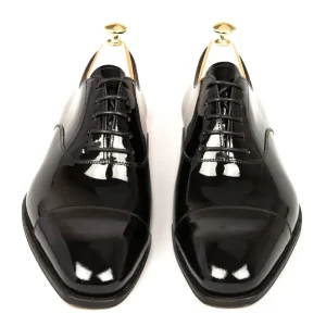 Shop Carmina OXFORD A BOUT DROIT CHAUSSURES NOIR VERNIES | BLACK